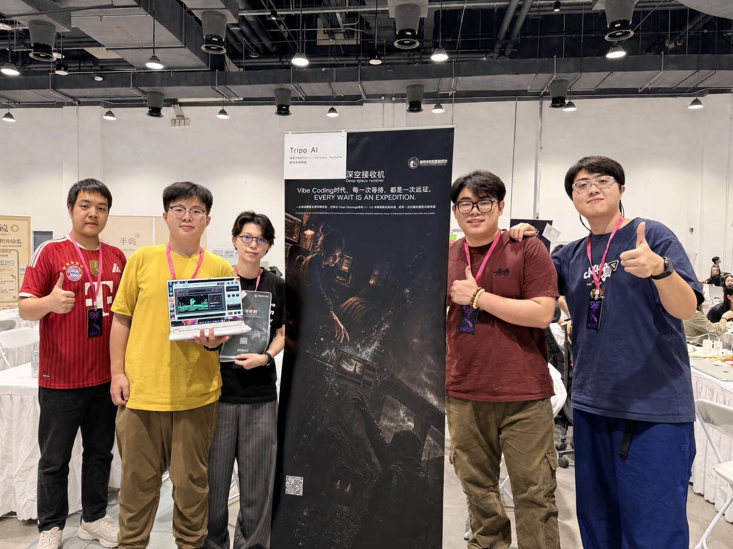 OOO Studio 团队在 SheNicest 黑客松现场合影